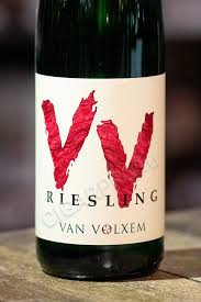 Вино полусухое белое региона Мозель-Саар-Рувер / Van Volxem Mosel Saar Ruwer Riesling VV - подробнее Вино полусухое белое региона Мозель-Саар-Рувер / Van Volxem Mosel Saar Ruwer Riesling VV
